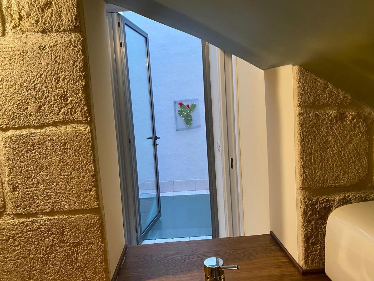 Casa Vacanze Disque Rouge Trani Esterno foto
